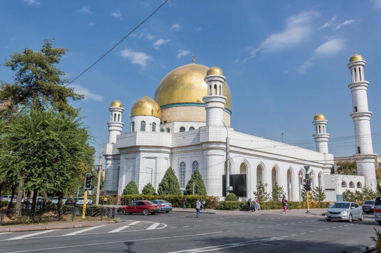 Стильная Квартира В Золотом Квадрате Almaty Eksteriør bilde
